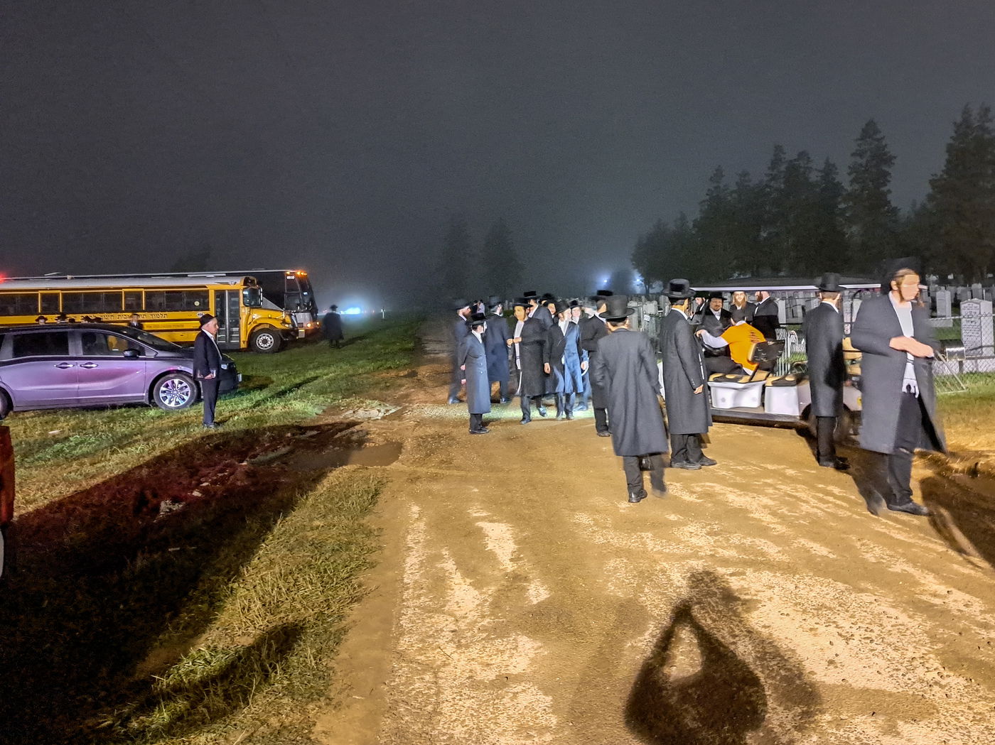 אלפי ישראל בעליה לציון הרה"ק מבאבוב זצ"ל בליל ל"ג בעומר תשפ"ה