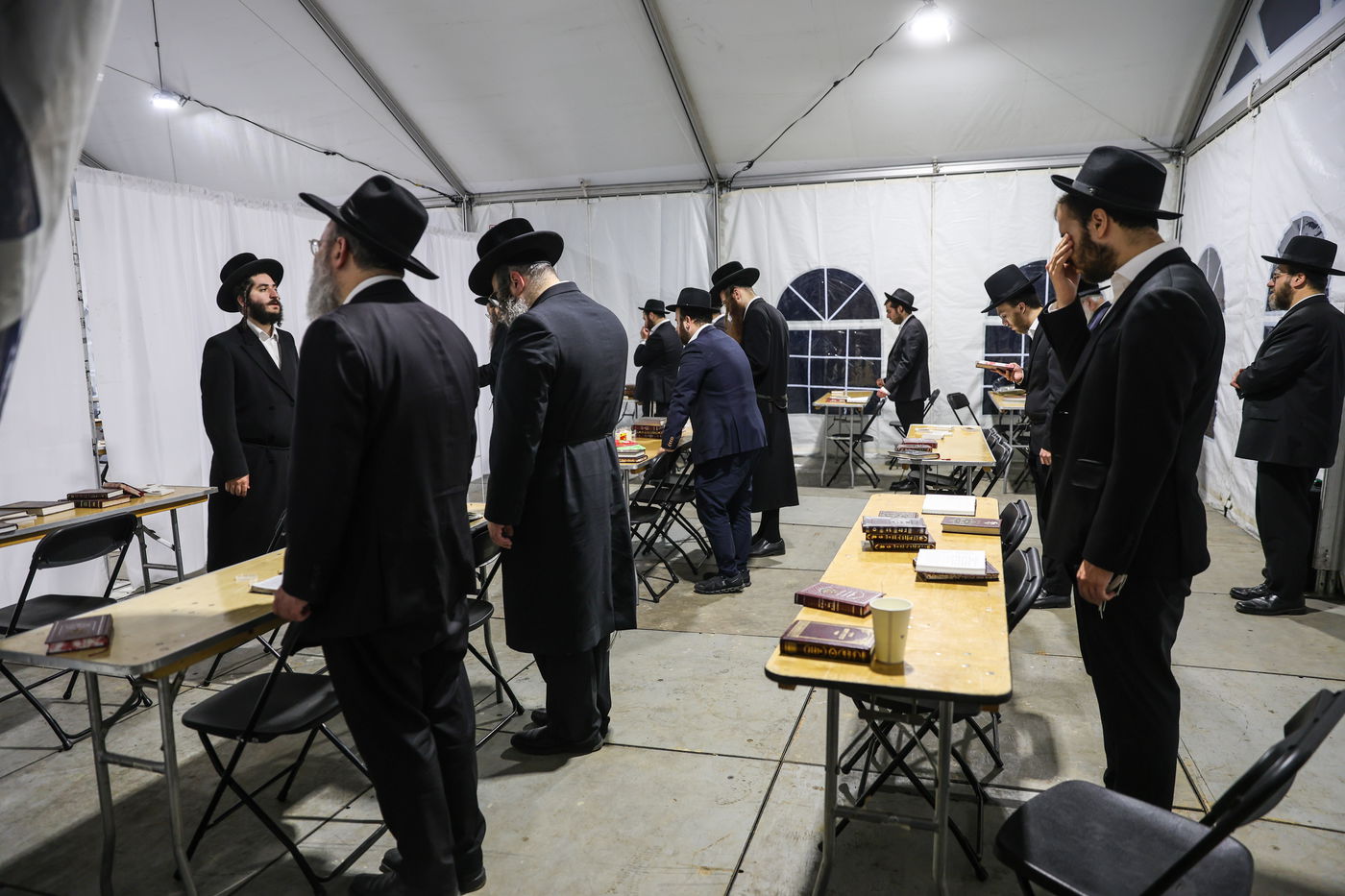 אלפי ישראל בעליה לציון הרה"ק מבאבוב זצ"ל בליל ל"ג בעומר תשפ"ה