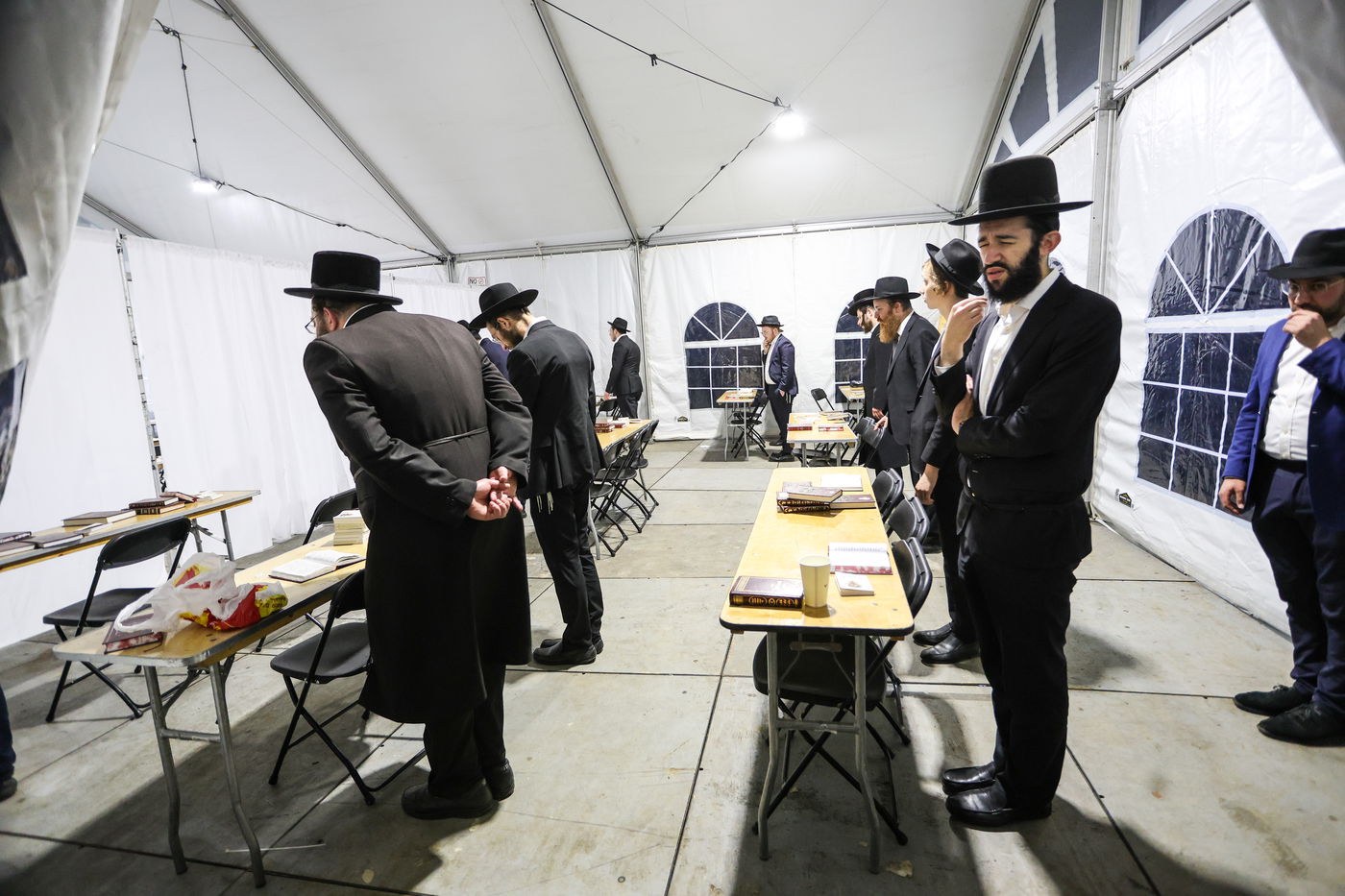 אלפי ישראל בעליה לציון הרה"ק מבאבוב זצ"ל בליל ל"ג בעומר תשפ"ה