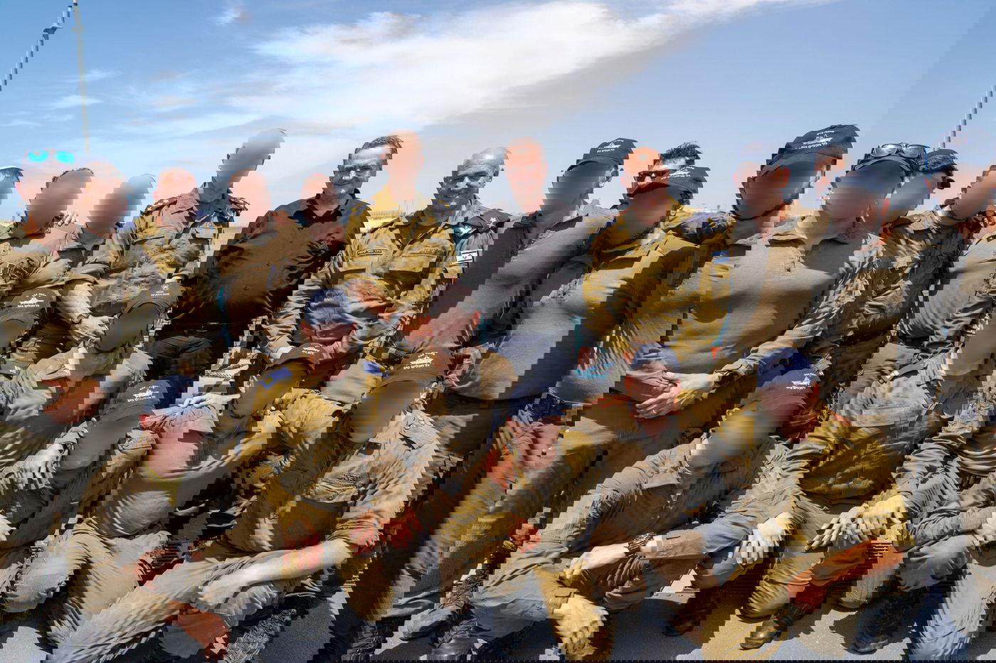 שר הביטחון מפליג מול חופי הרצועה 