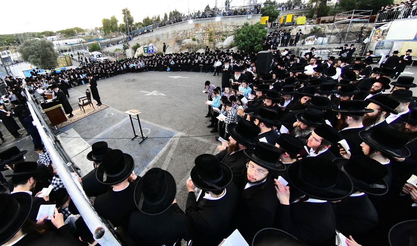 האדמו"ר מסערט ויז'ניץ באתרא קדישא מירון