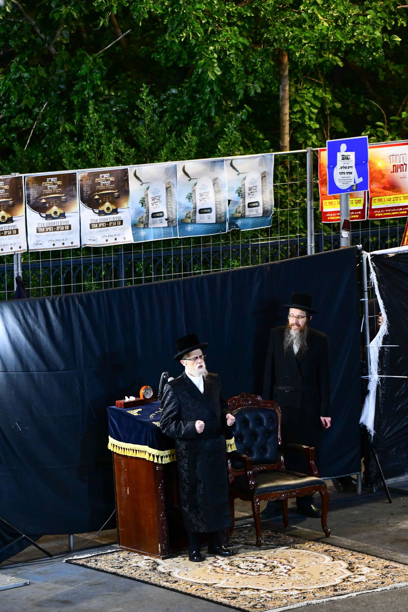 האדמו"ר מסערט ויז'ניץ באתרא קדישא מירון