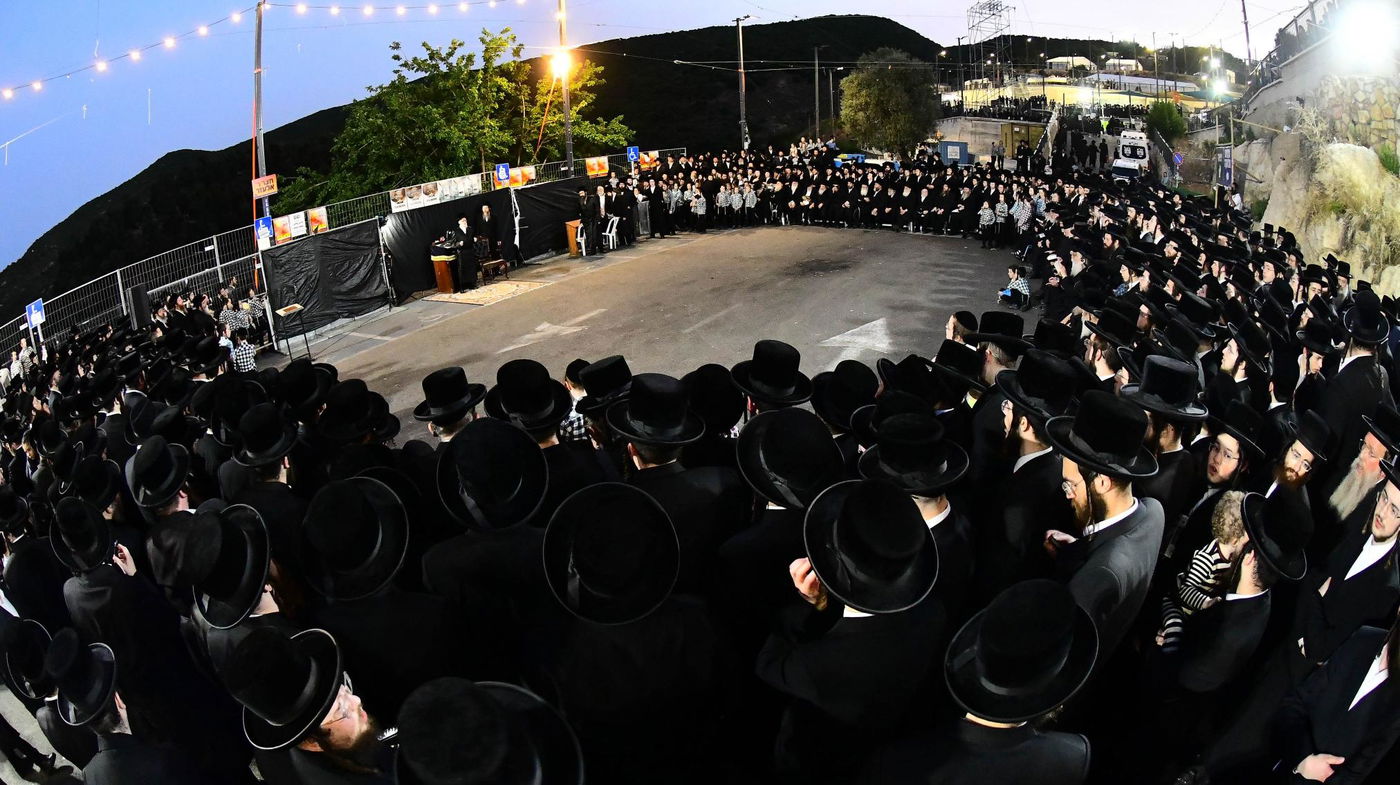 האדמו"ר מסערט ויז'ניץ באתרא קדישא מירון