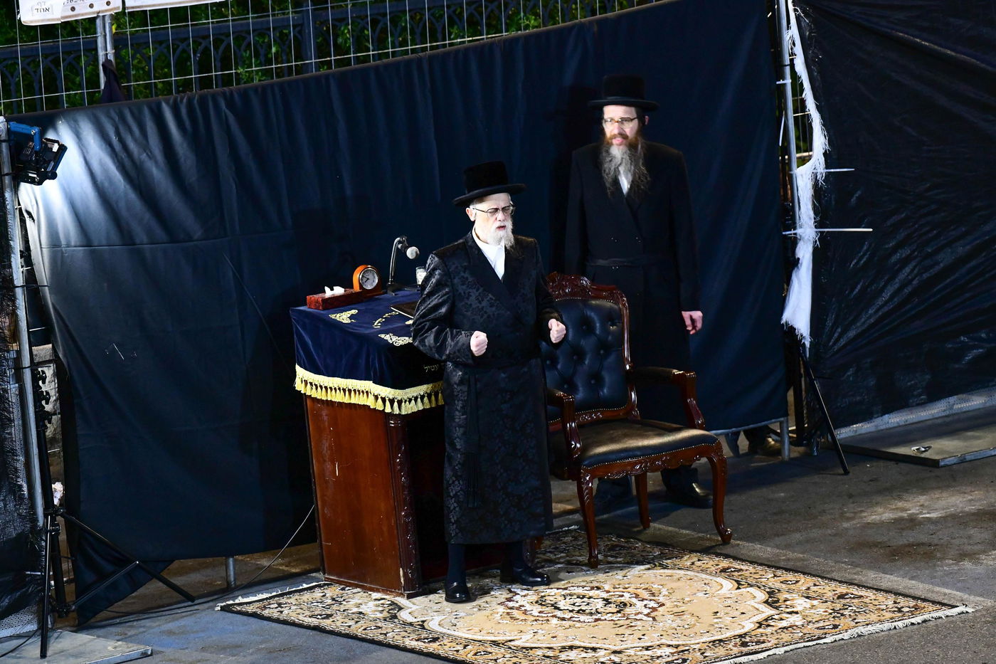 האדמו"ר מסערט ויז'ניץ באתרא קדישא מירון