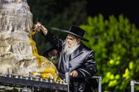 מעמד ההדלקה בחצה"ק סאטמר