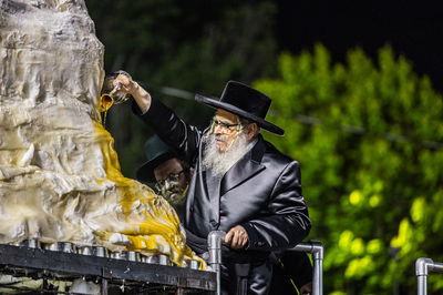 מעמד ההדלקה בחצה"ק סאטמר