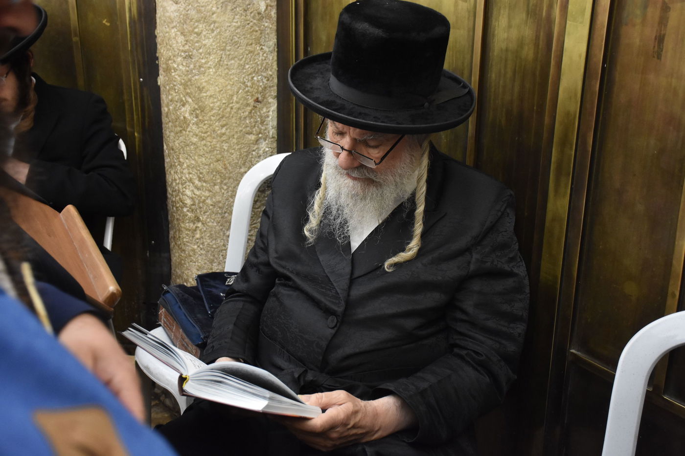 האדמו"ר מאשלג בציון הרשב"י במירון