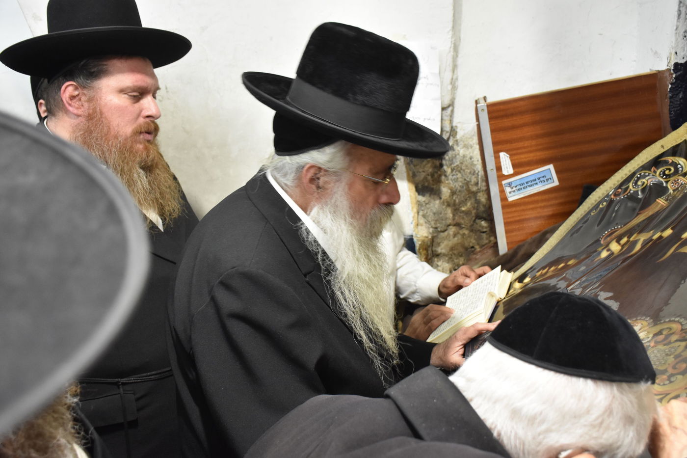 האדמו"ר מאשלג חזון איש בציון הרשב"י במירון