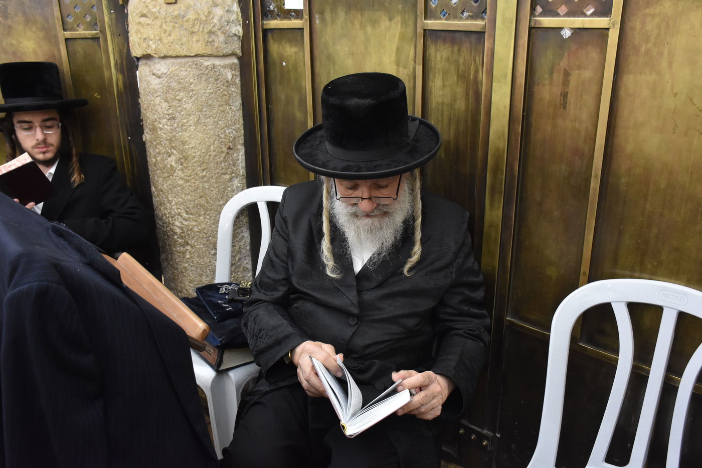 האדמו"ר מאשלג בציון הרשב"י במירון