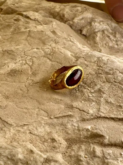  טבעת הזהב שנחשפה בחפירות רשות העתיקות בעיר דוד 