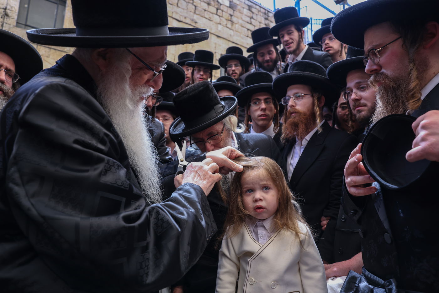 האדמו"ר מצאנז בתפילה באתרא קדישא מירון