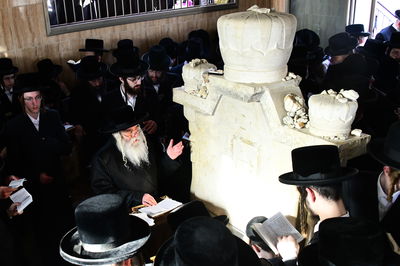 הילולא קדישא בקרעטשניף י-ם