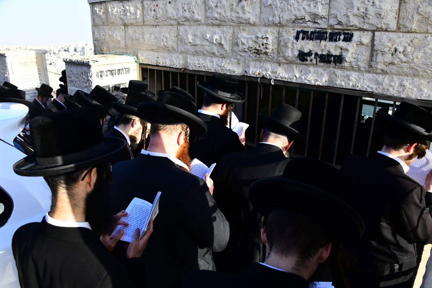 הילולא קדישא בקרעטשניף י-ם