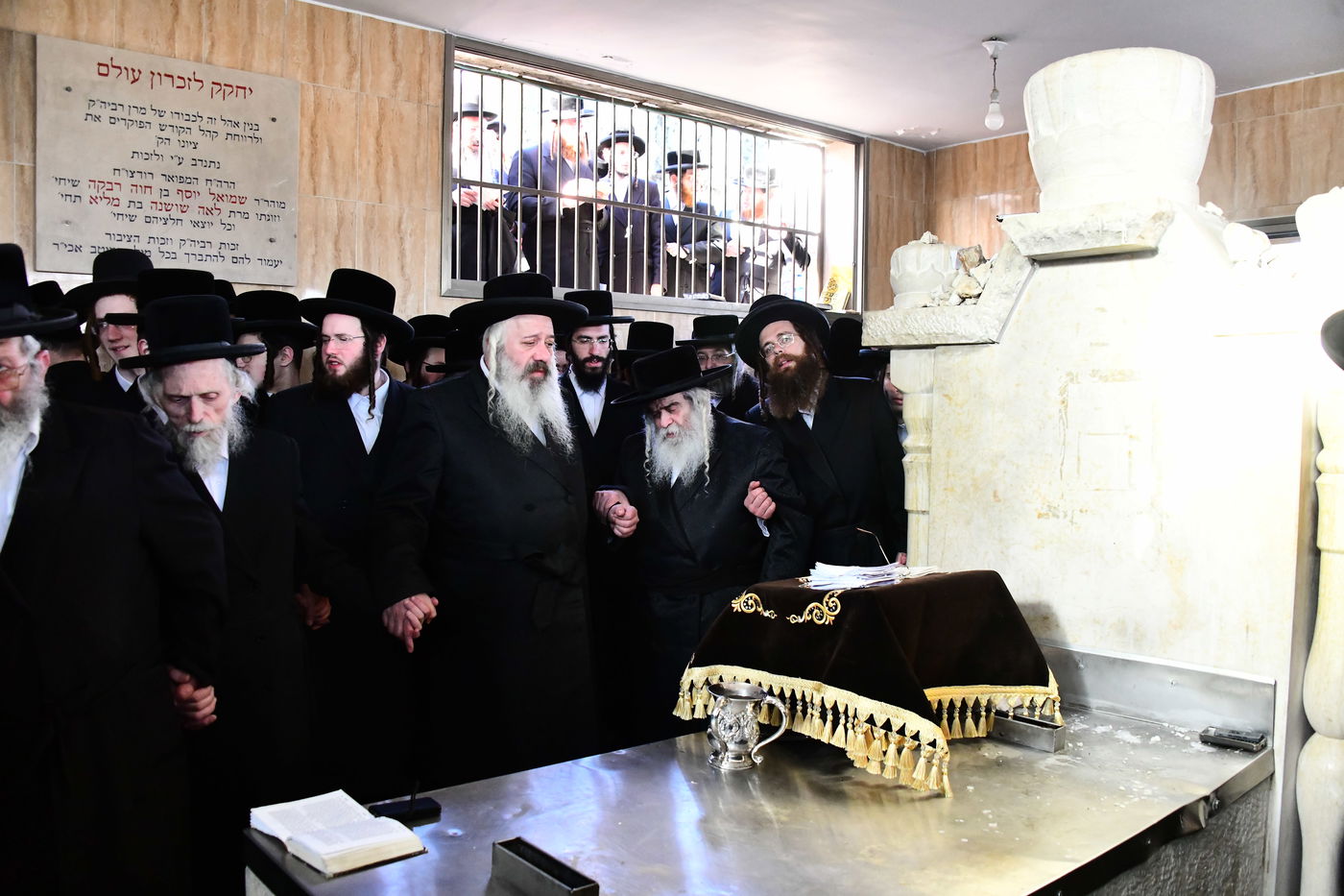 הילולא קדישא בקרעטשניף י-ם