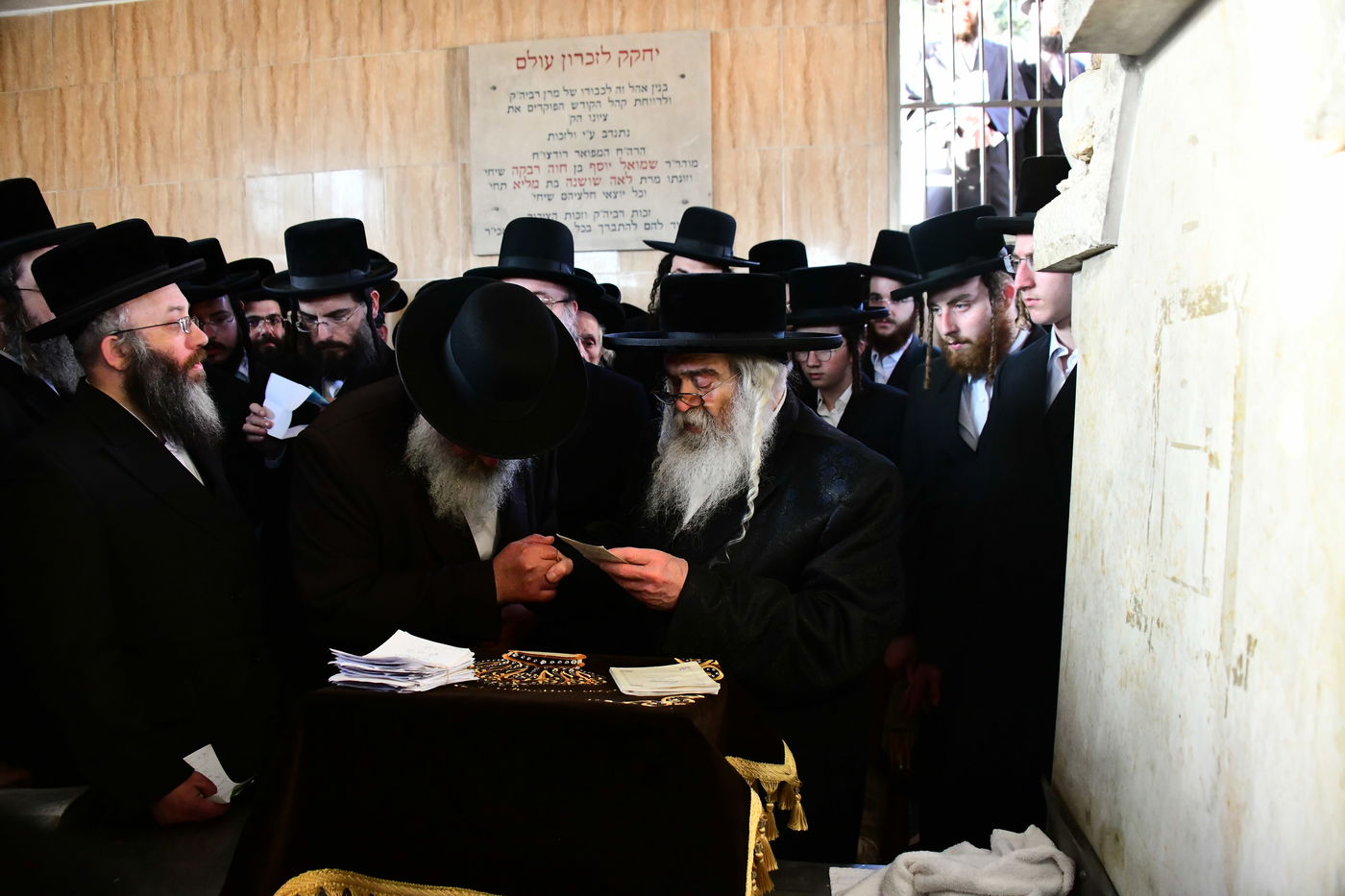 הילולא קדישא בקרעטשניף י-ם