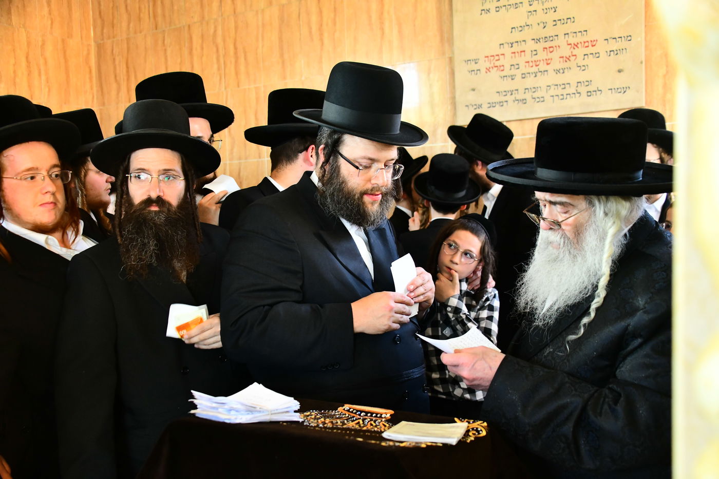 הילולא קדישא בקרעטשניף י-ם