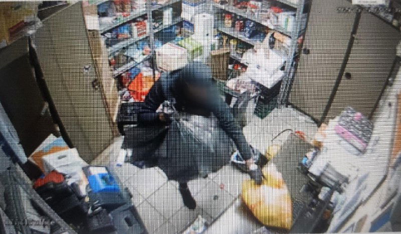 תיעוד השוד ממצלמות האבטחה בתחנת הדלק