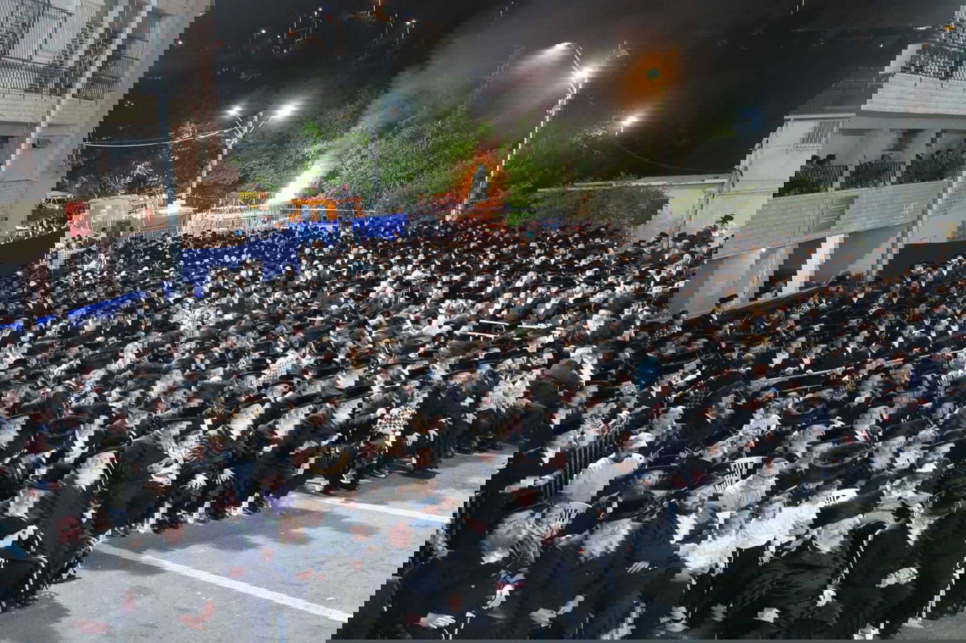 ל"ג בעומר בחצה"ק סערט ויז'ניץ