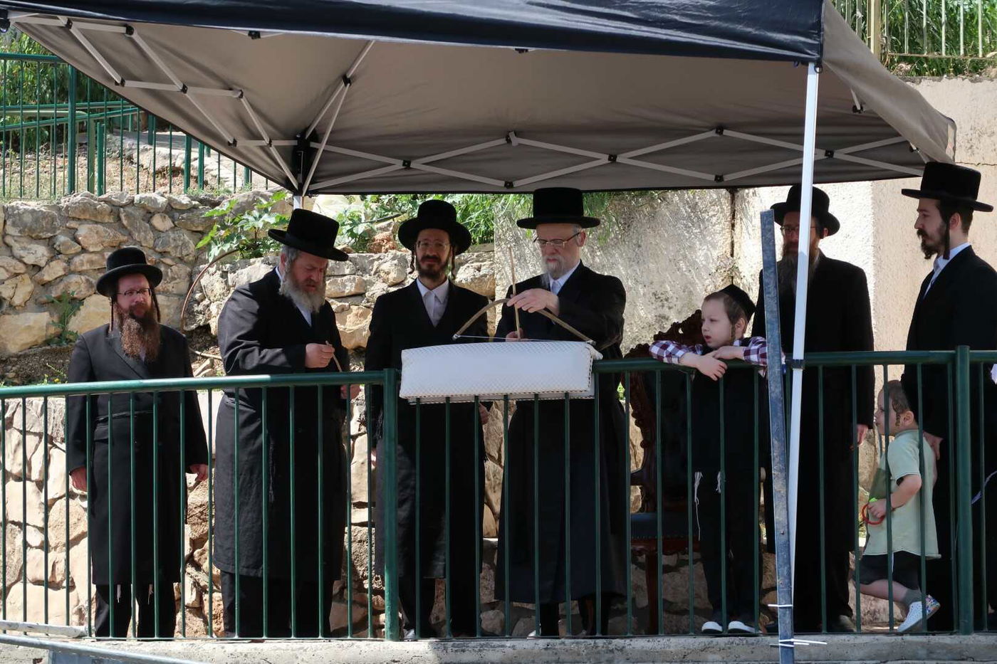 ל"ג בעומר בחצה"ק סערט ויז'ניץ