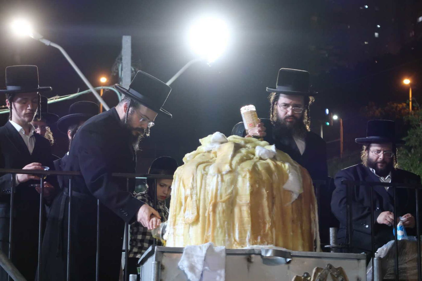 ל"ג בעומר בחצה"ק סערט ויז'ניץ