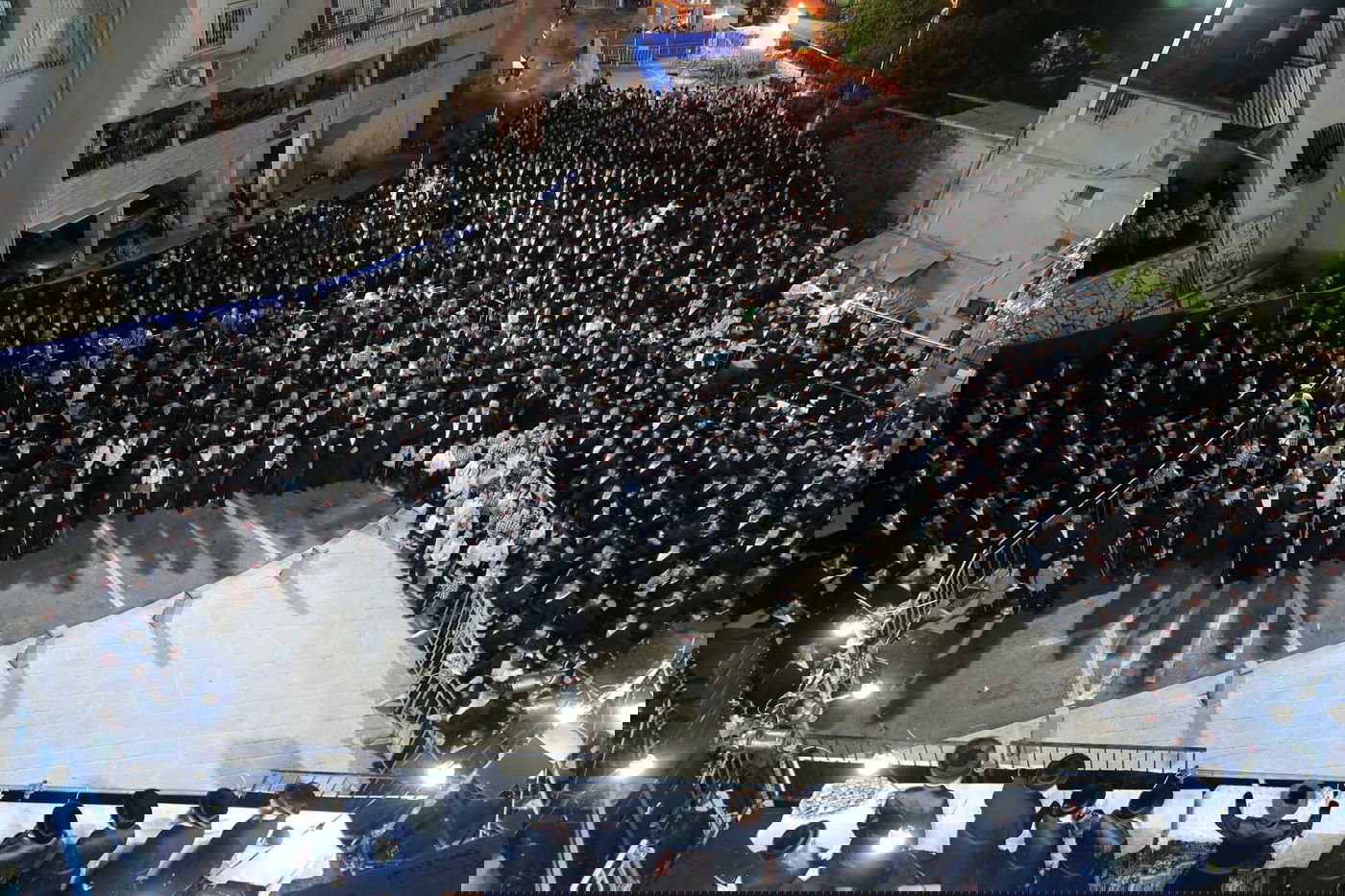 ל"ג בעומר בחצה"ק סערט ויז'ניץ