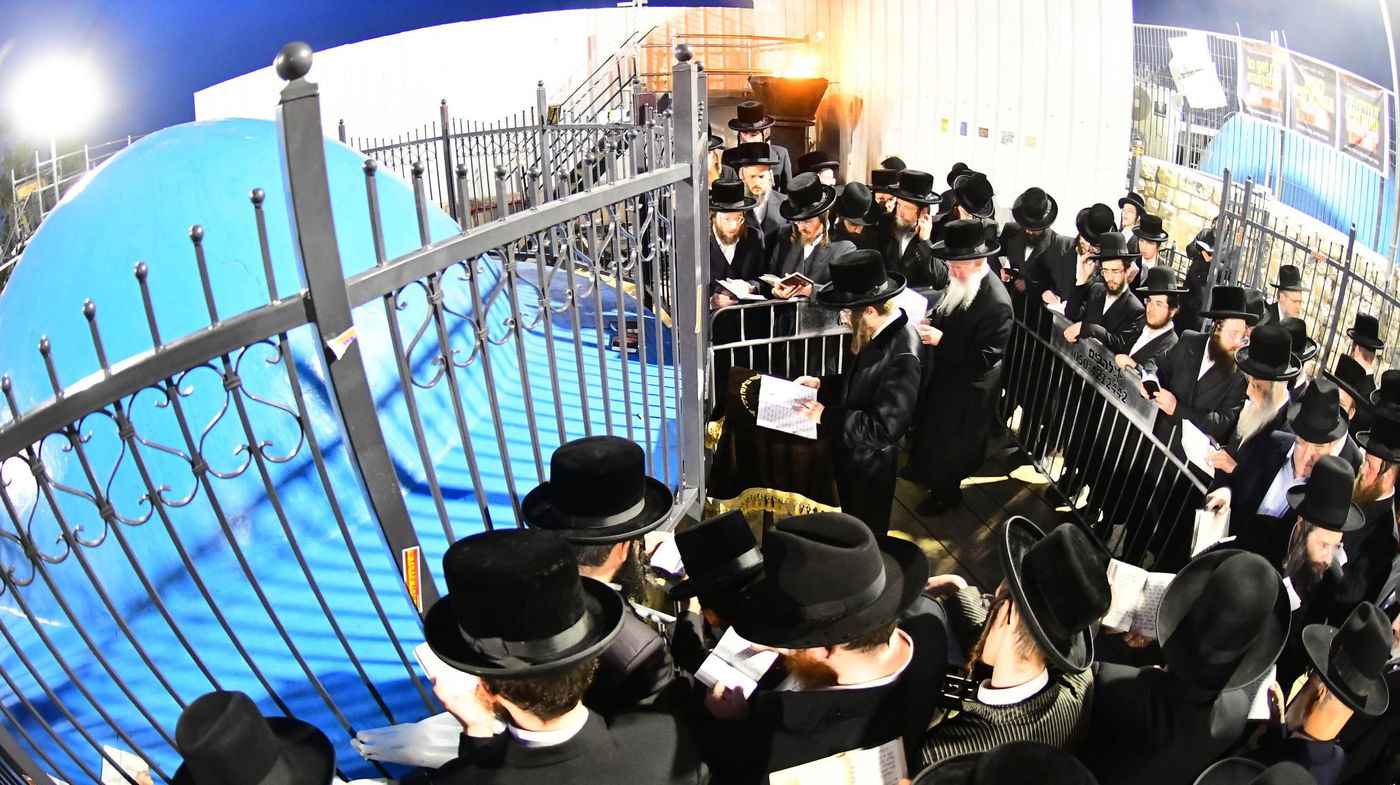 האדמו"ר מסאדיגורה באתרא קדישא מירון