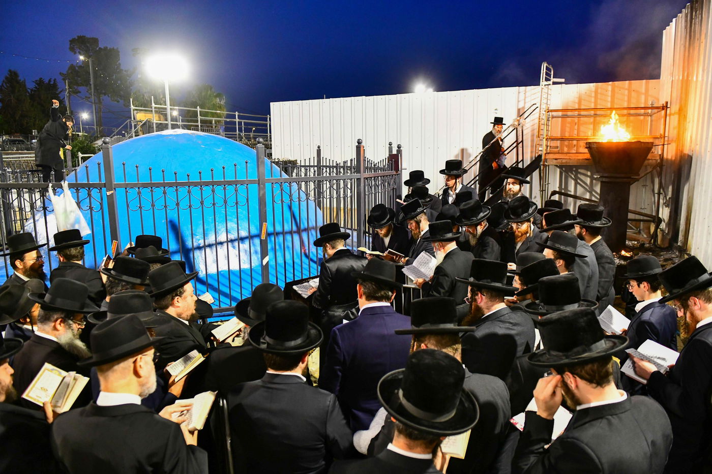 האדמו"ר מסאדיגורה באתרא קדישא מירון