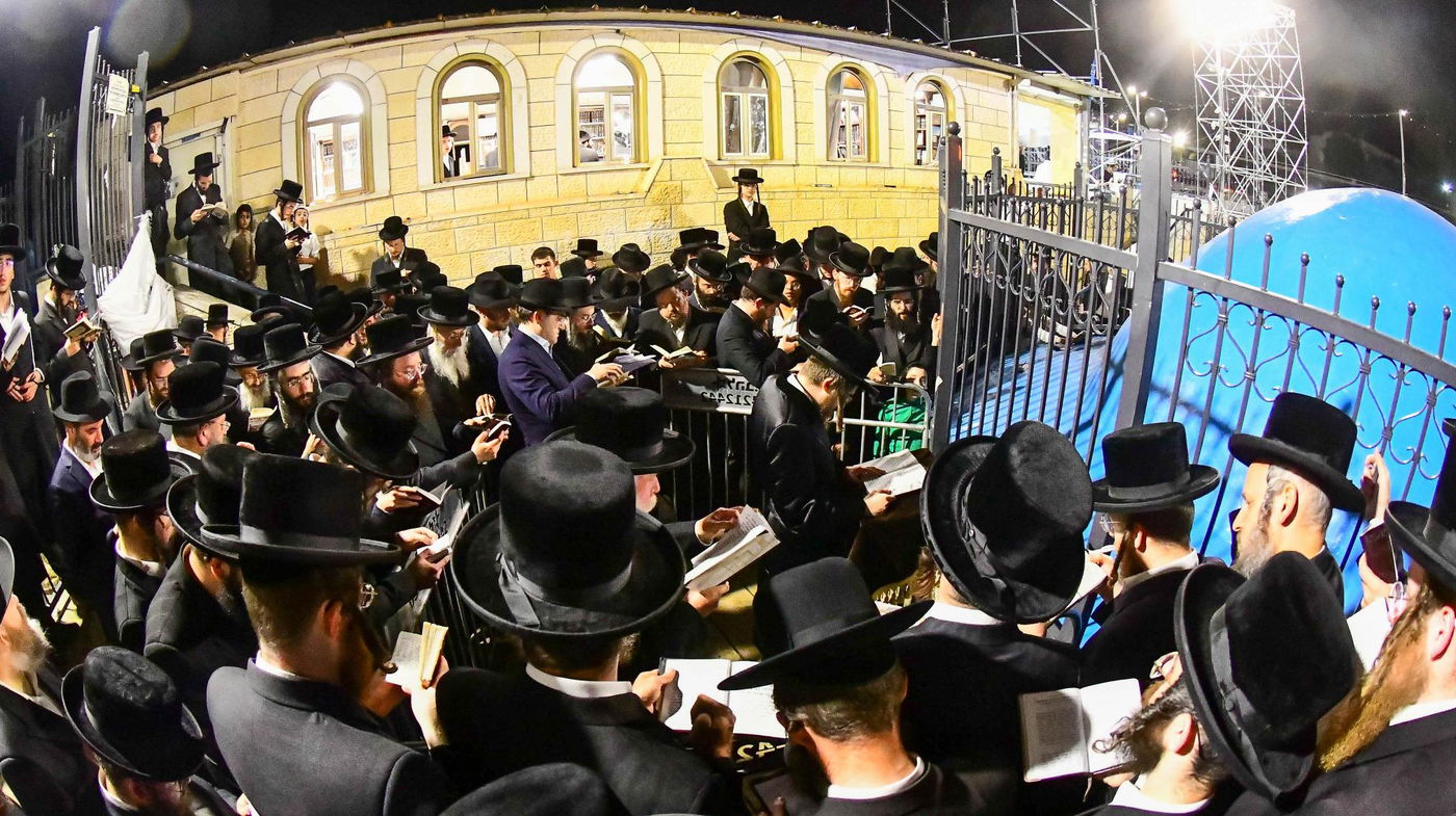 האדמו"ר מסאדיגורה באתרא קדישא מירון