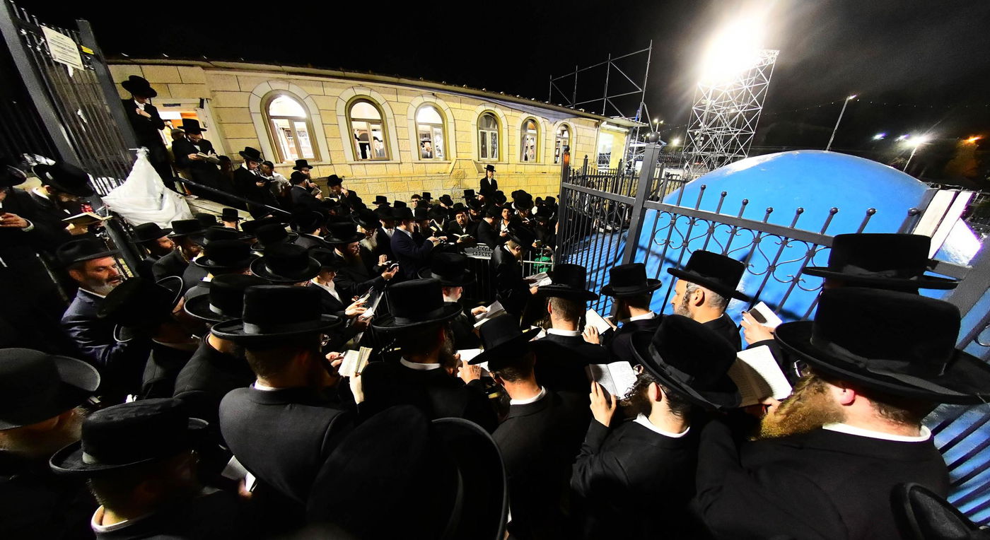 האדמו"ר מסאדיגורה באתרא קדישא מירון