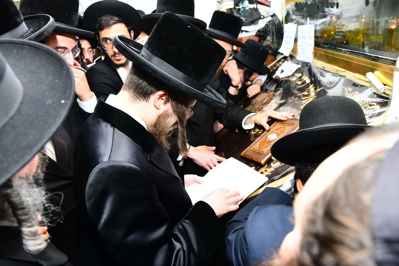 האדמו"ר מסאדיגורה באתרא קדישא מירון