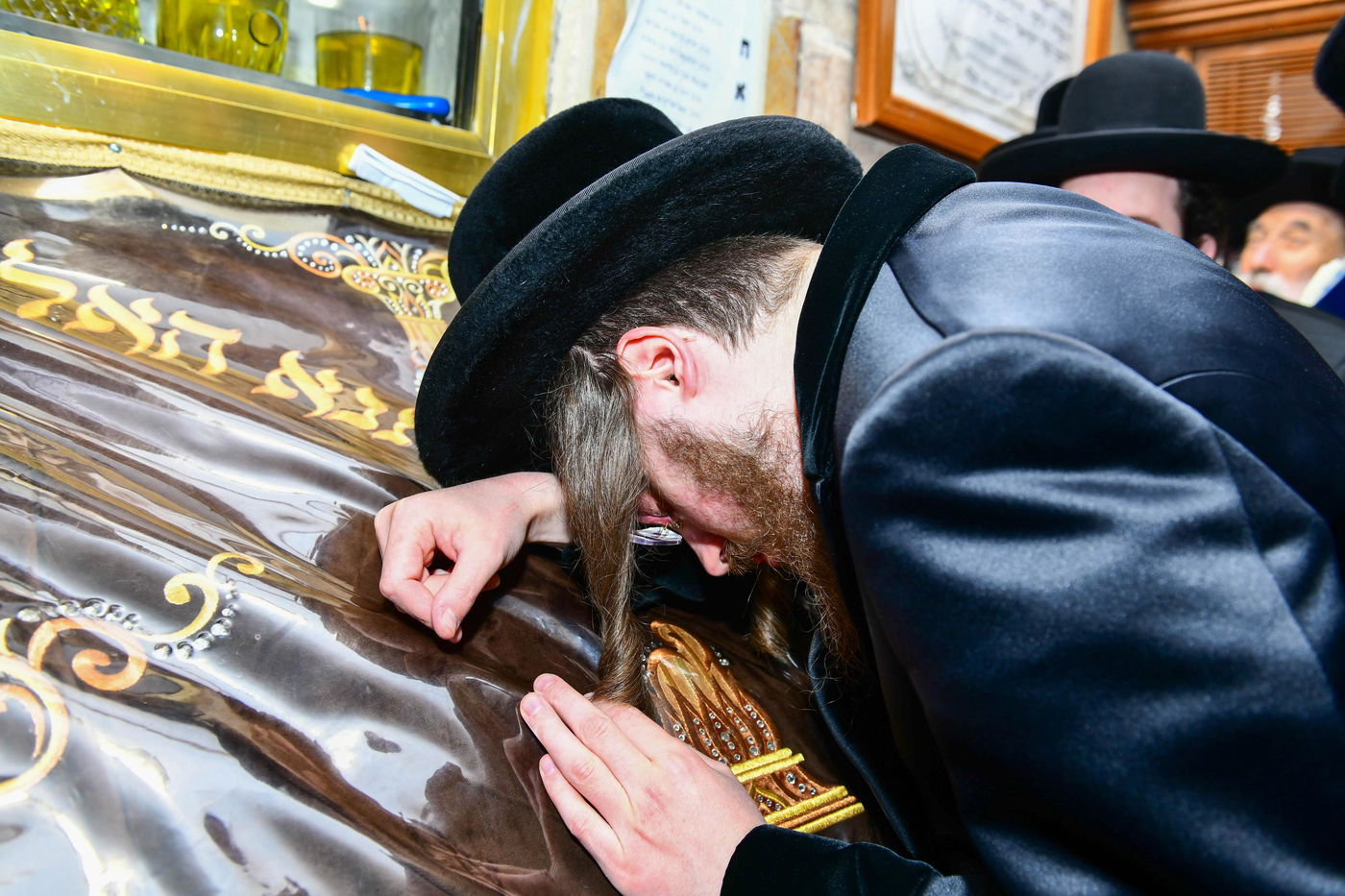 האדמו"ר מסאדיגורה באתרא קדישא מירון