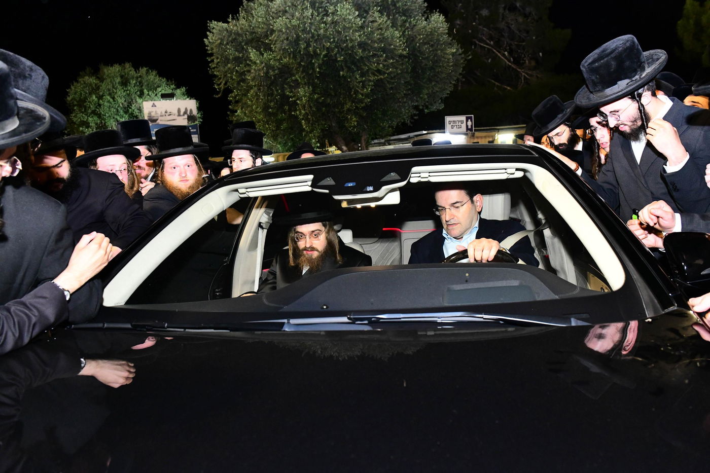 האדמו"ר מסאדיגורה באתרא קדישא מירון