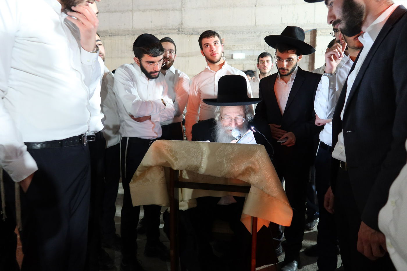 הגאון רבי משה דוד לפקוביץ בהדלקה לכבוד רשב"י