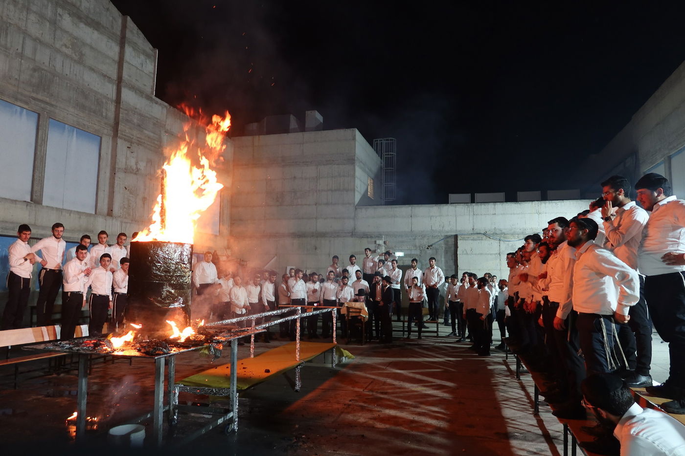 הגאון רבי משה דוד לפקוביץ בהדלקה לכבוד רשב"י