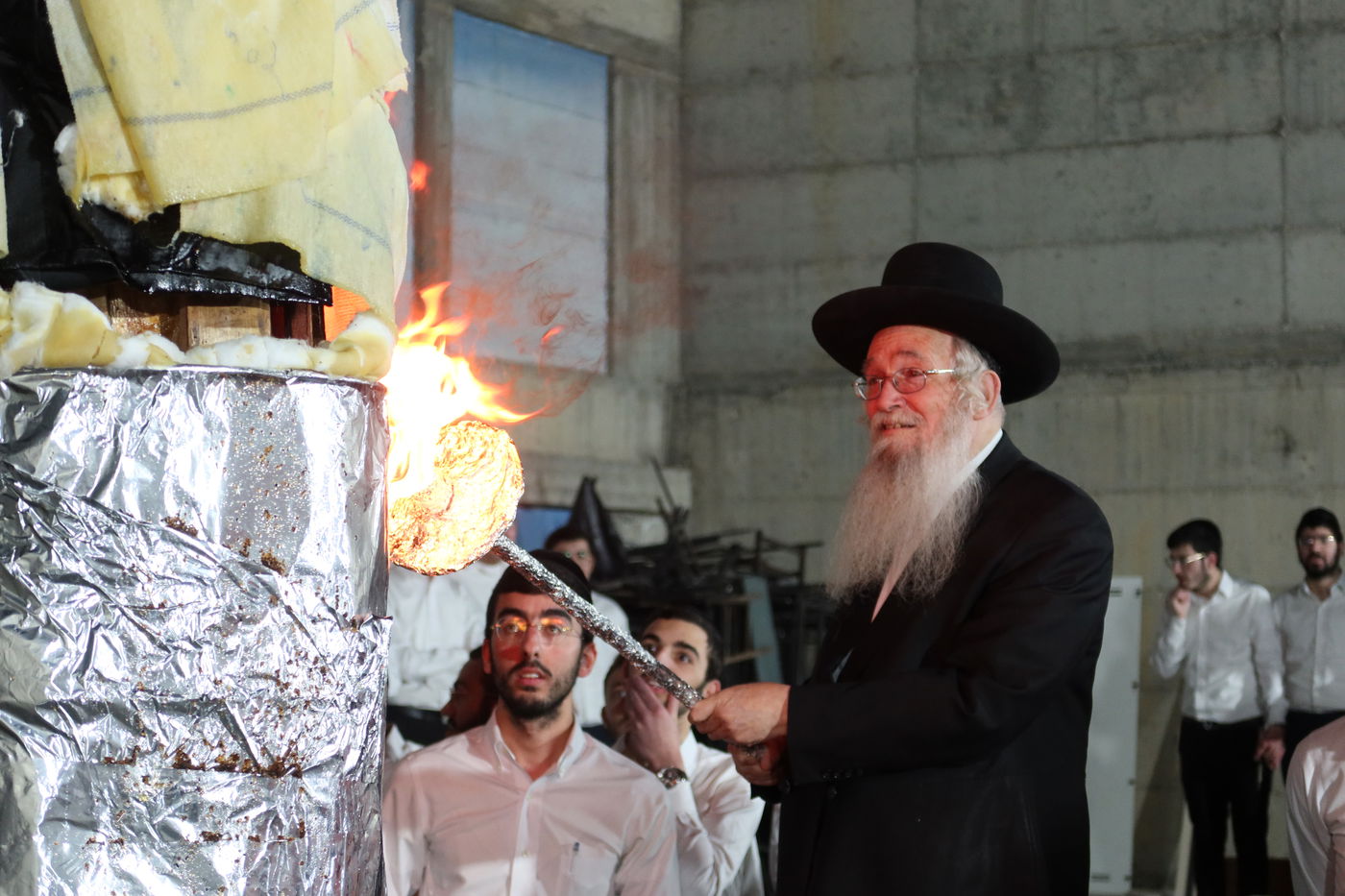 הגאון רבי משה דוד לפקוביץ בהדלקה לכבוד רשב"י