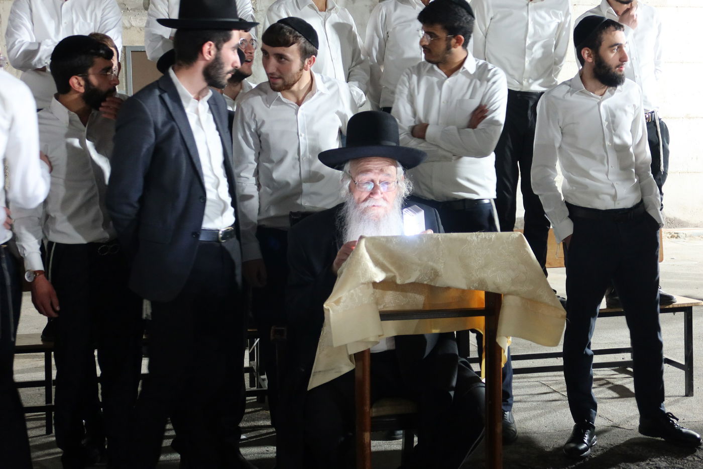 הגאון רבי משה דוד לפקוביץ בהדלקה לכבוד רשב"י