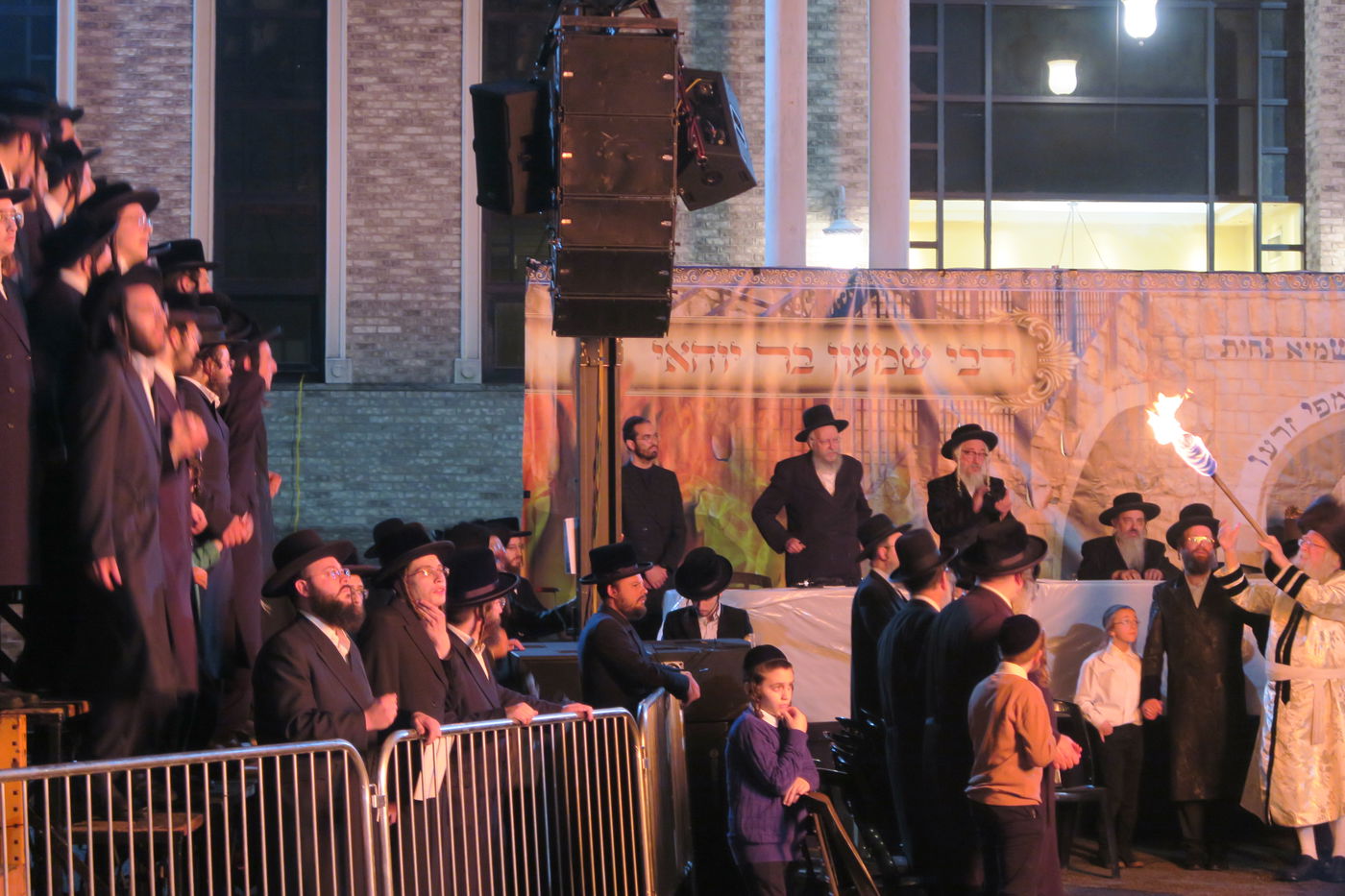 ל"ג בעומר בחצה"ק ניקלשבורג