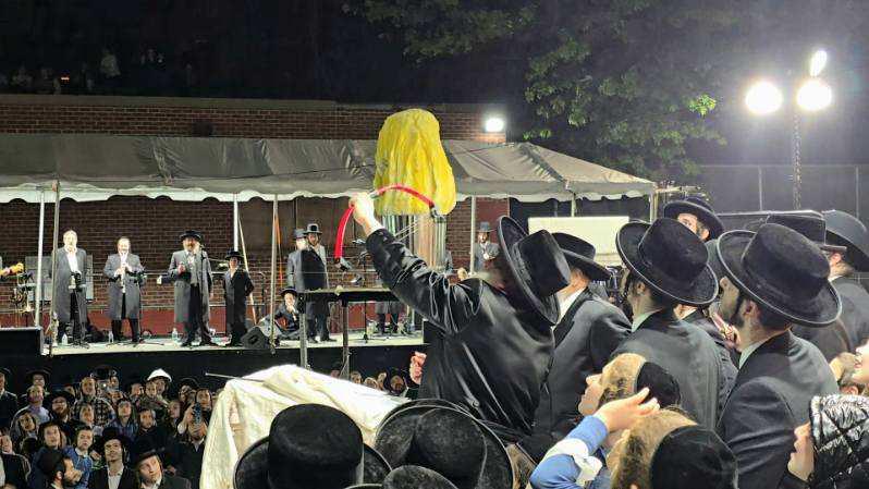 ל"ג בעומר בחצה"ק קראלי