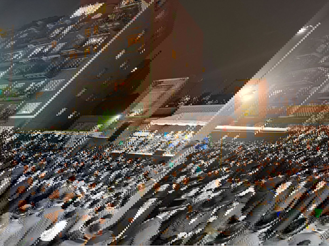 ל"ג בעומר בחצה"ק קראלי