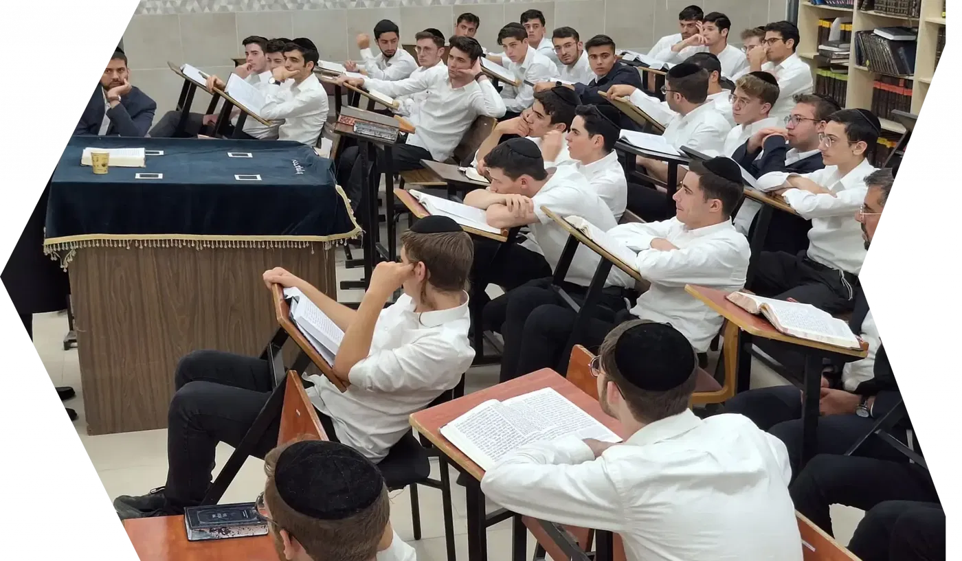 "אנו מכוונים לאותם בחורים מוכשרים שרוצים לשלב תורה, תואר, וחיים של עשייה משמעות ואחריות"