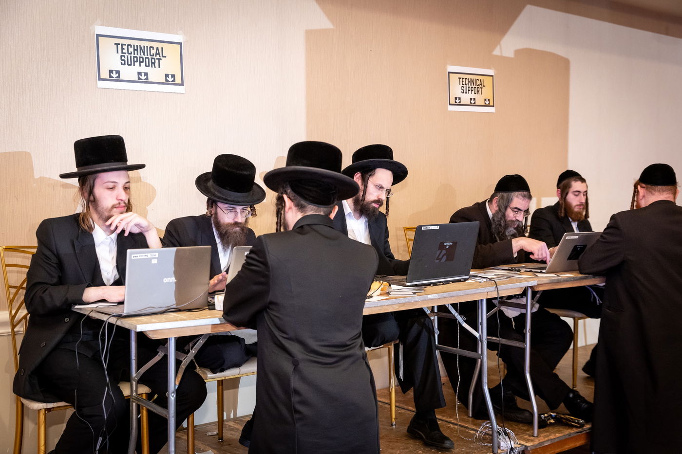 מגבית 'פתיחת שערים באבוב-45