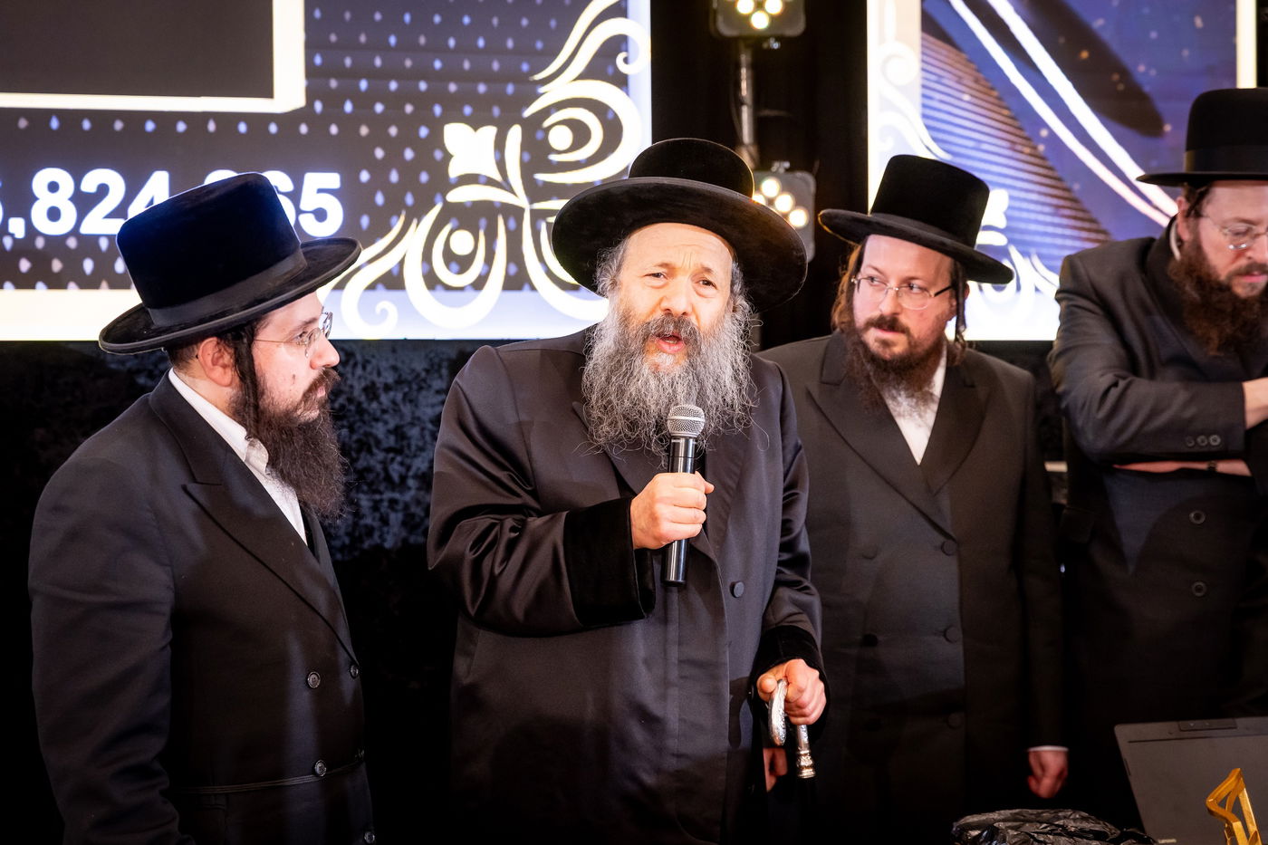 מגבית 'פתיחת שערים באבוב-45