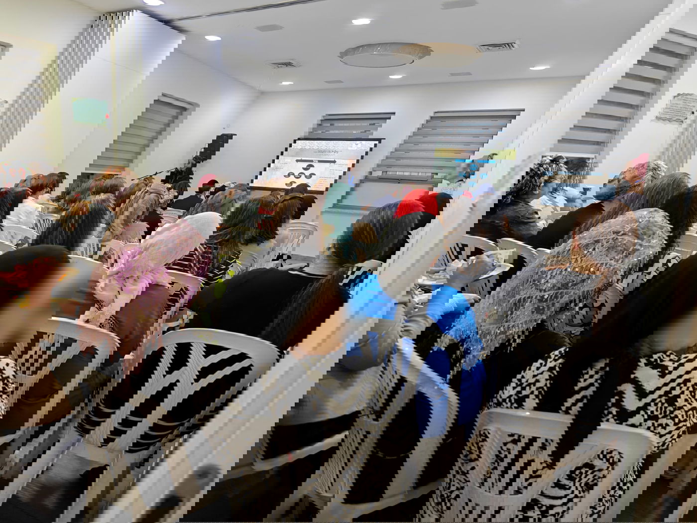 עשרות אימהות חרדיות לחיילים בצה"ל בערב חיזוק 