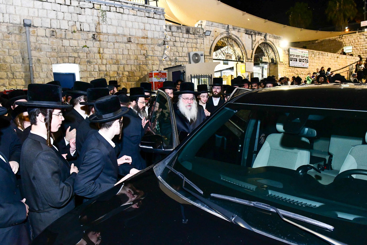 האדמו"ר מנדבורנה במירון