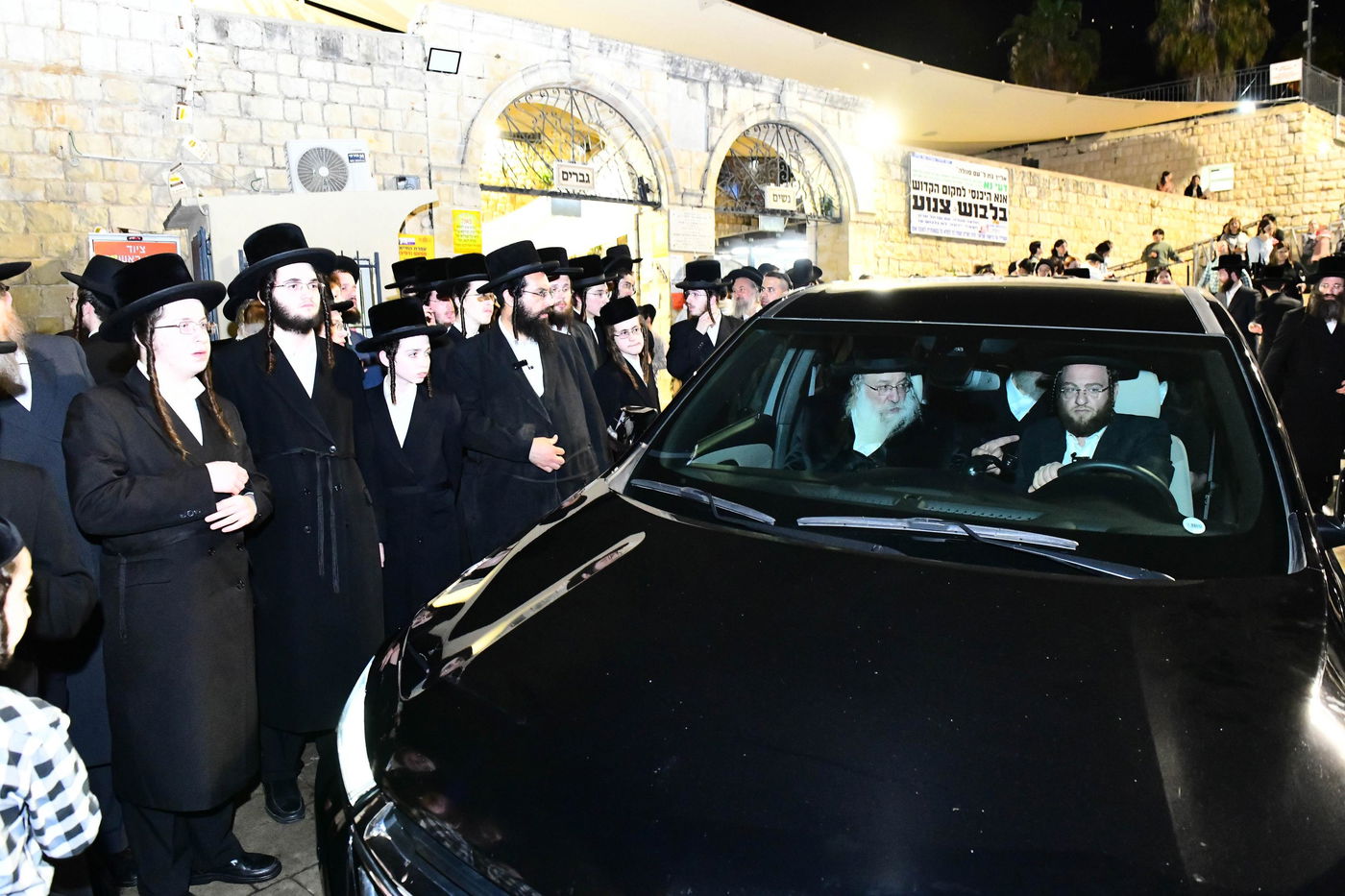 האדמו"ר מנדבורנה במירון