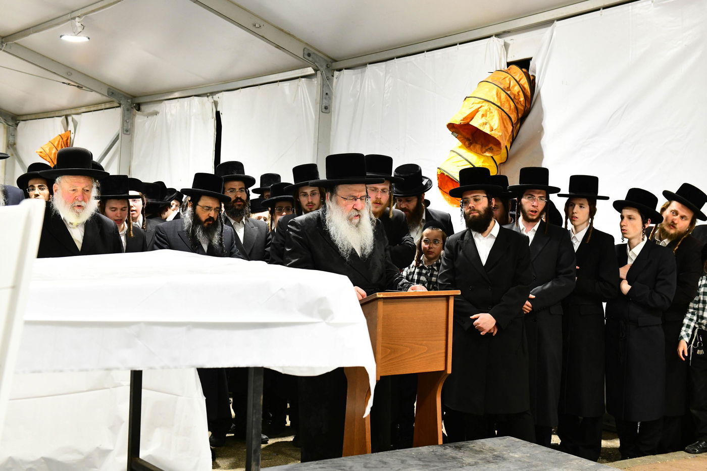 האדמו"ר מנדבורנה במירון