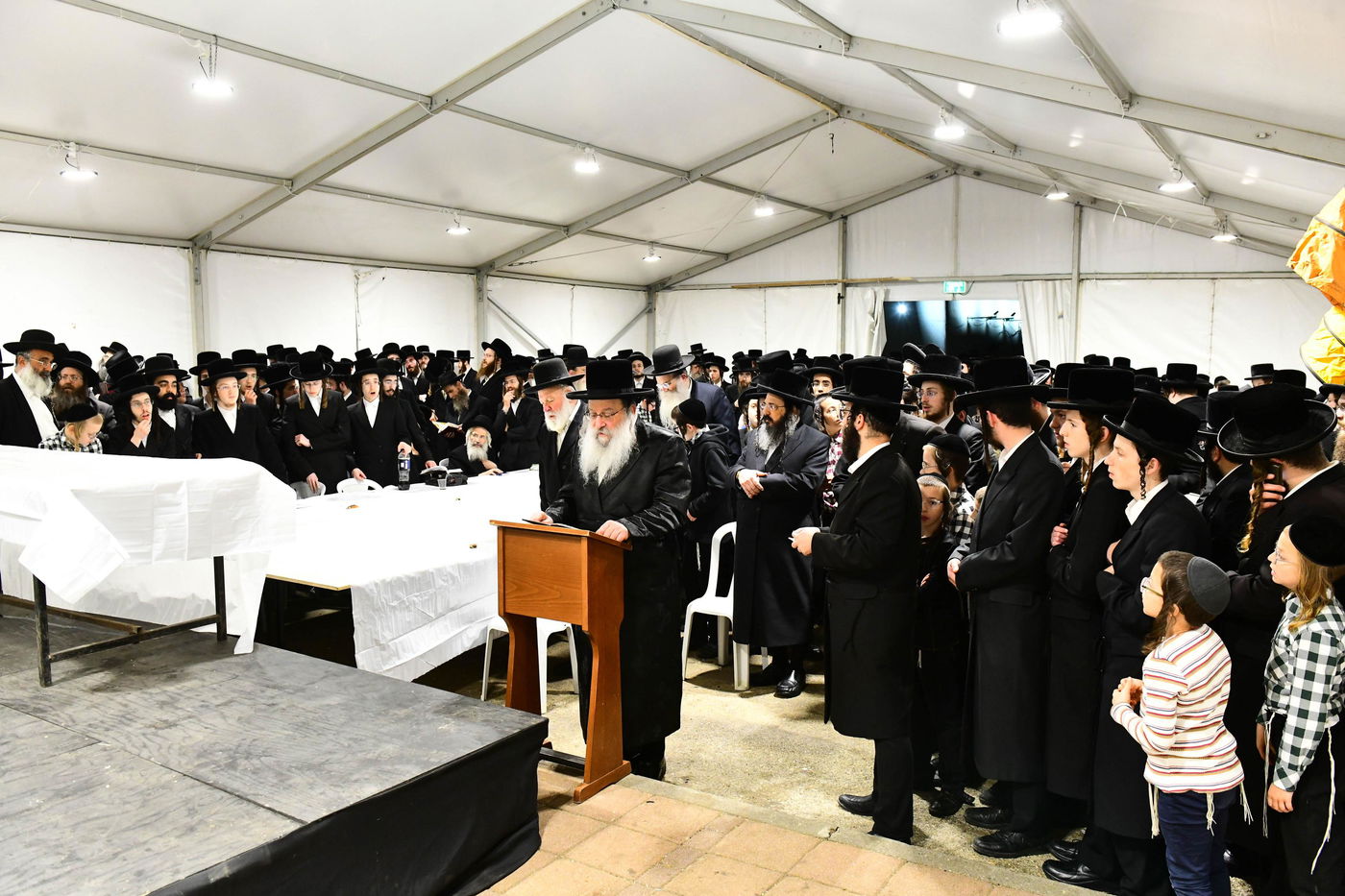 האדמו"ר מנדבורנה במירון