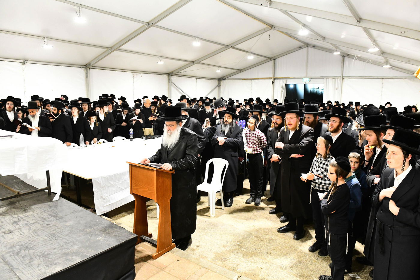 האדמו"ר מנדבורנה במירון