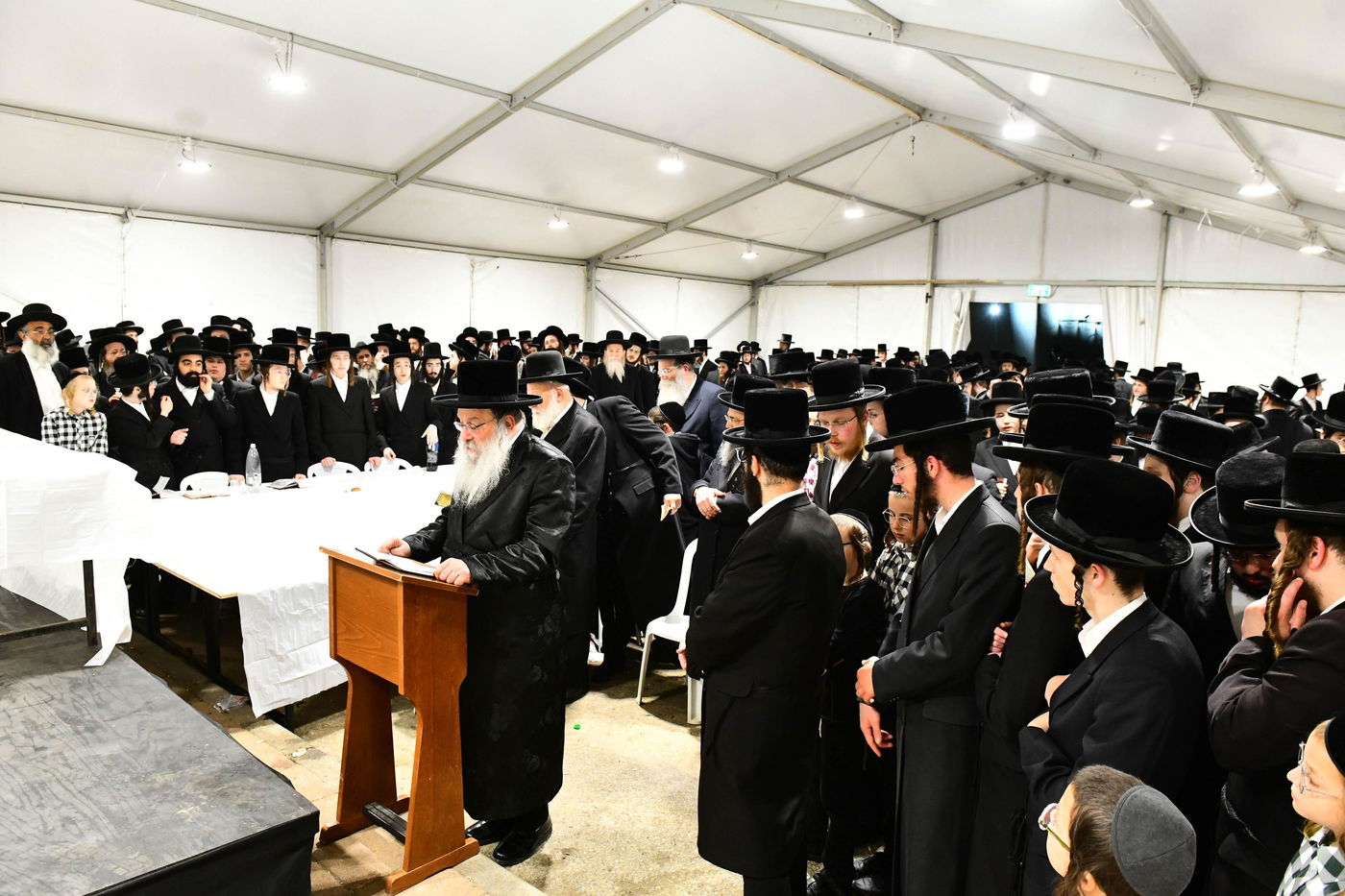 האדמו"ר מנדבורנה במירון