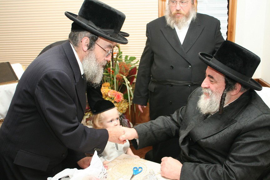 הרה"ח ר' אפרים רוזנברג ז"ל עם יבלחט"א רבו האדמו"ר מויז'ניץ